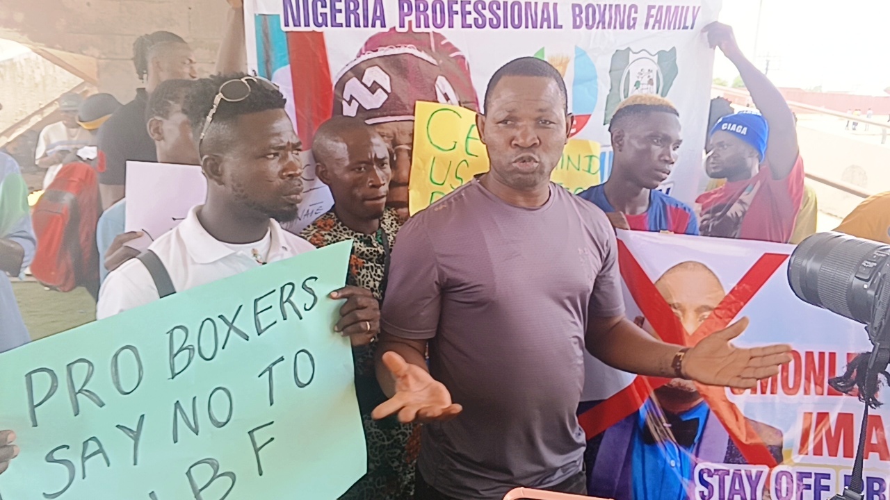 NBF/NBBofC Crisis: Nigerian Pro-Boxers stage protest, call on Wale Edun, Dikko to intervene