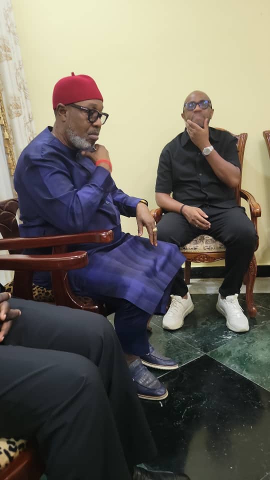 Cover image for Okowa joins others on condolence visit to family of CAA president, Kalaba