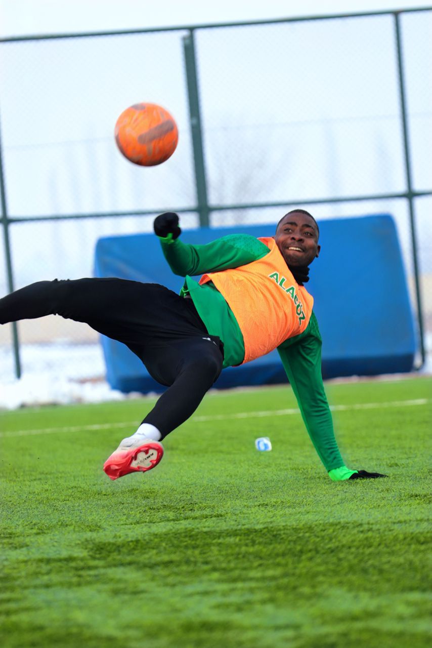 Cover image for Ayomide Wahab shines in training, gears up for Igdir F.K's Wednesday battle