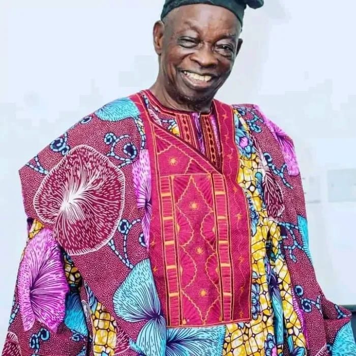 Cover image for Media veteran, Eniola Olatunji condoles Sports Editor, Lekan Laseinde over death of his father.