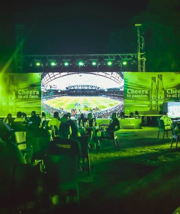 Cover image for City of Naples thrilled as Heineken's ‘Cheers to Real Hardcore Fans’ lights up UCL night
