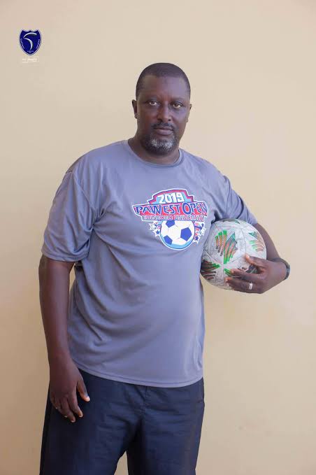 Cover image for NFF appoints Busari as Flamingos head coach 
